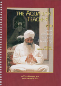 la couverture de livre Aquarian Teacher Manuel de Kundalini Yoga